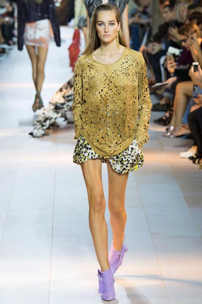 Look 27